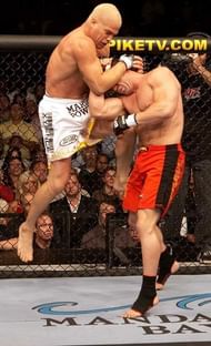 Ortiz catches Shamrock with a high knee
